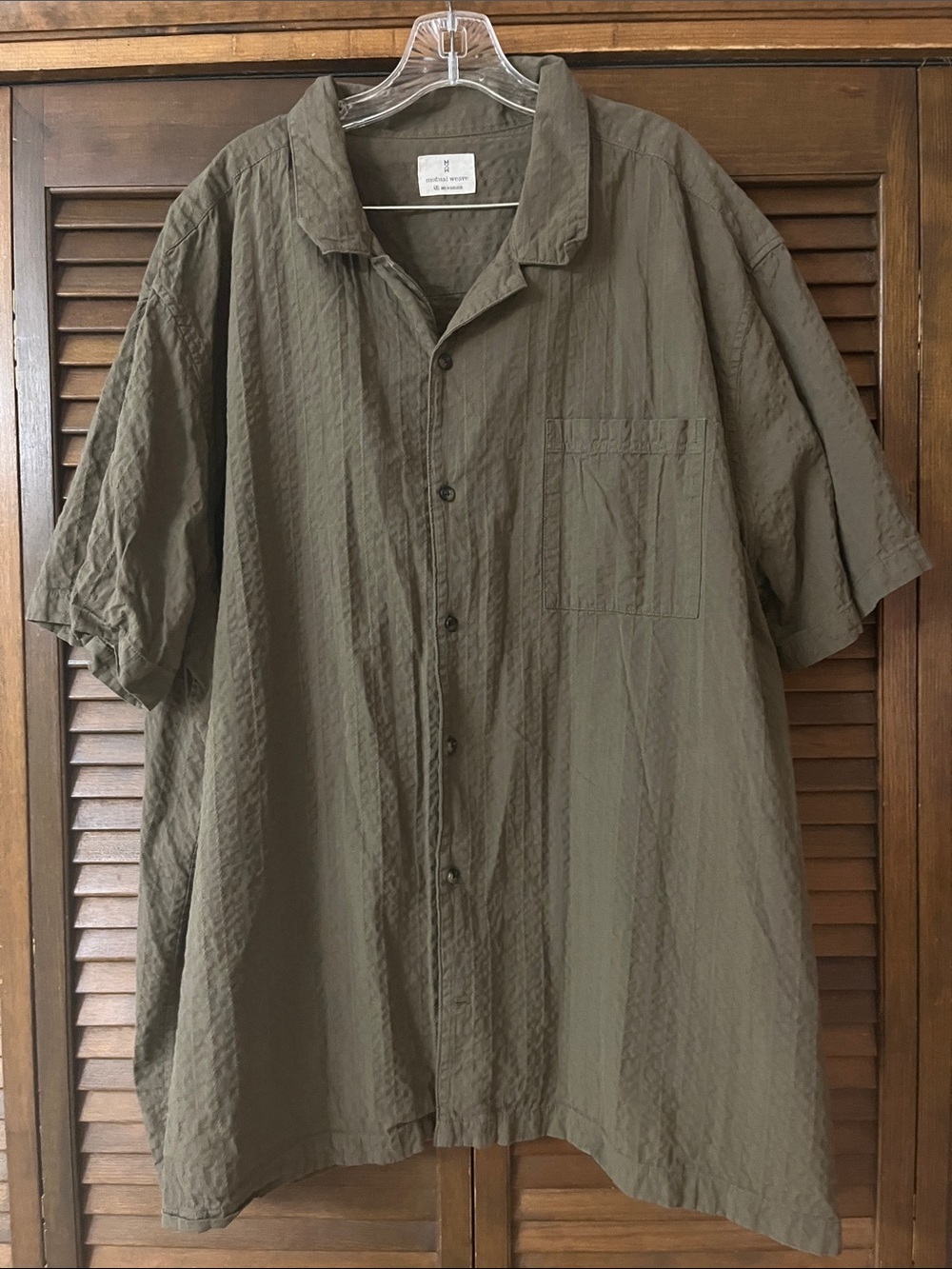Mutual Weave Men's Olive Short-Sleeve Button Up Shirt